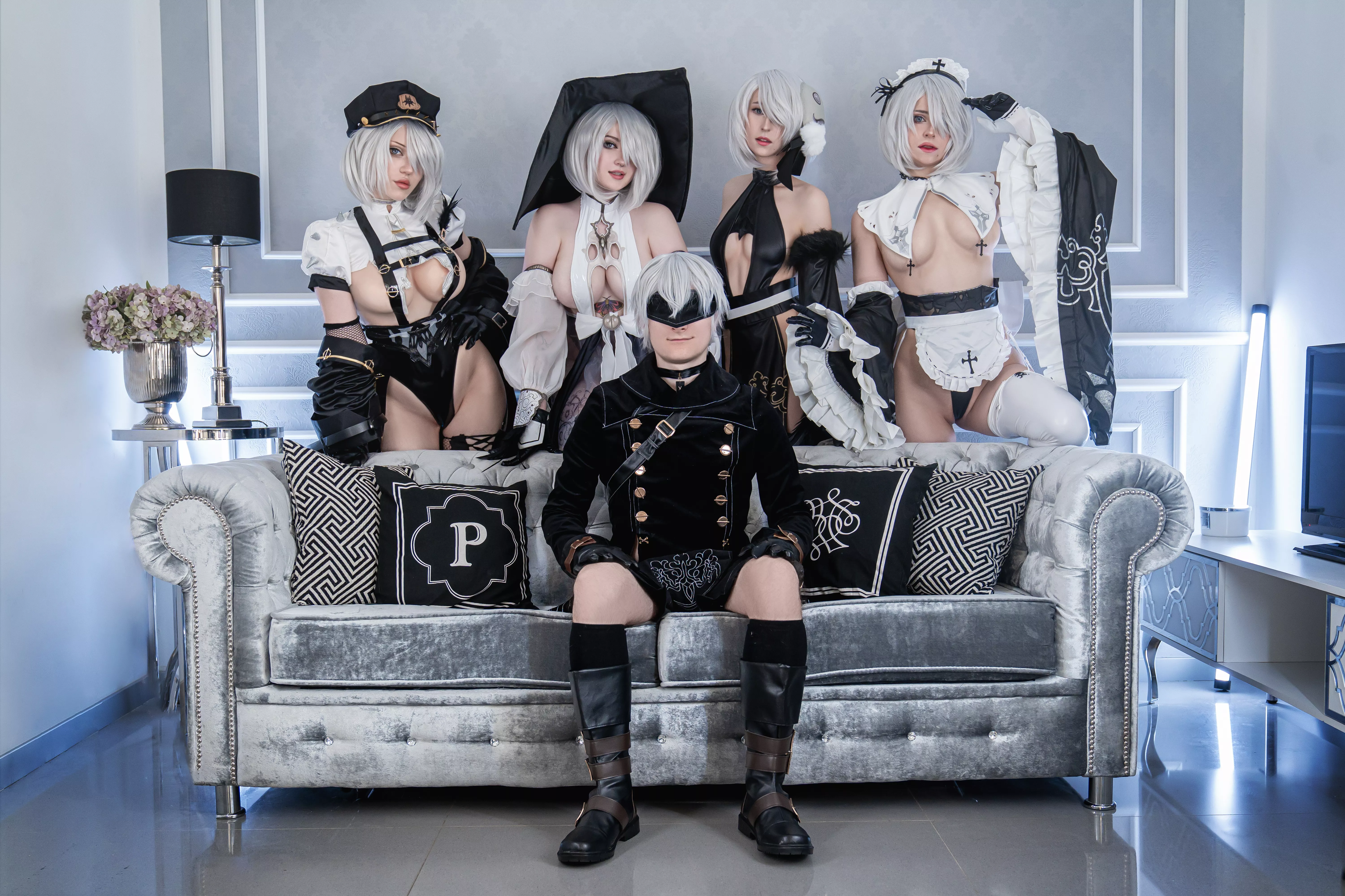 9S might be in danger - 2Bverse cosplay by Purin, Fuyu, Naydien and Yukeshiro