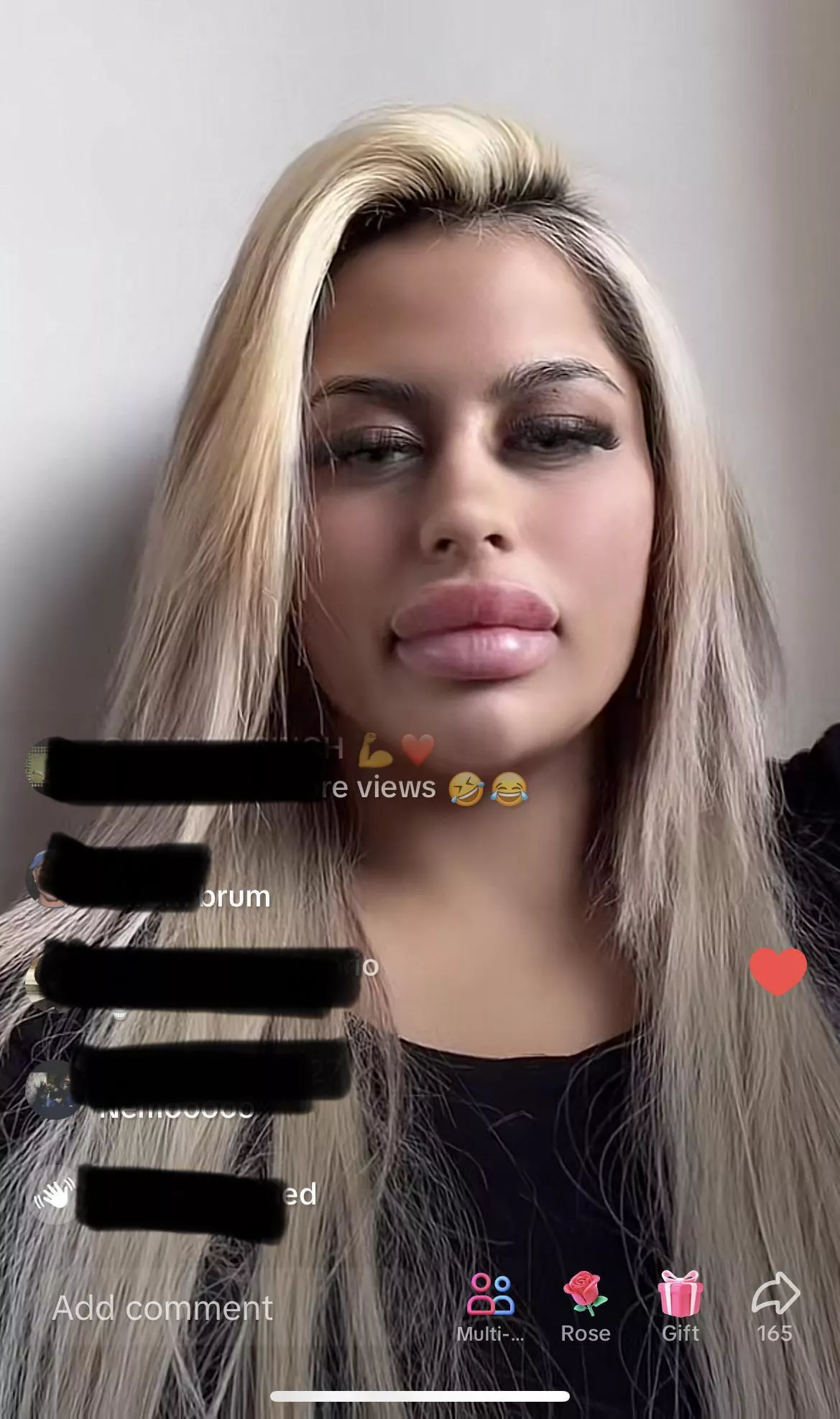 Beautiful woman with stunning DSL’s. Instant turn on!