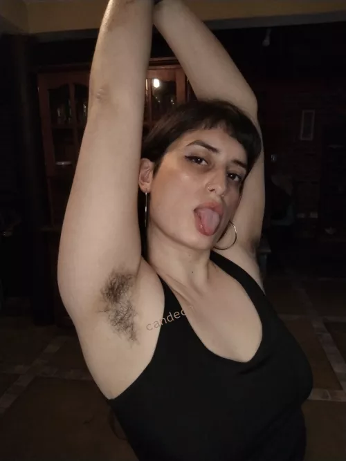 Before my pits, u have to suck my tongue, ok?