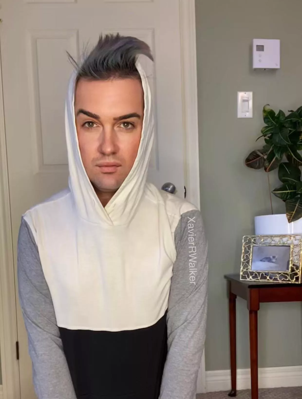 Friday night game night! What you doing 🥰