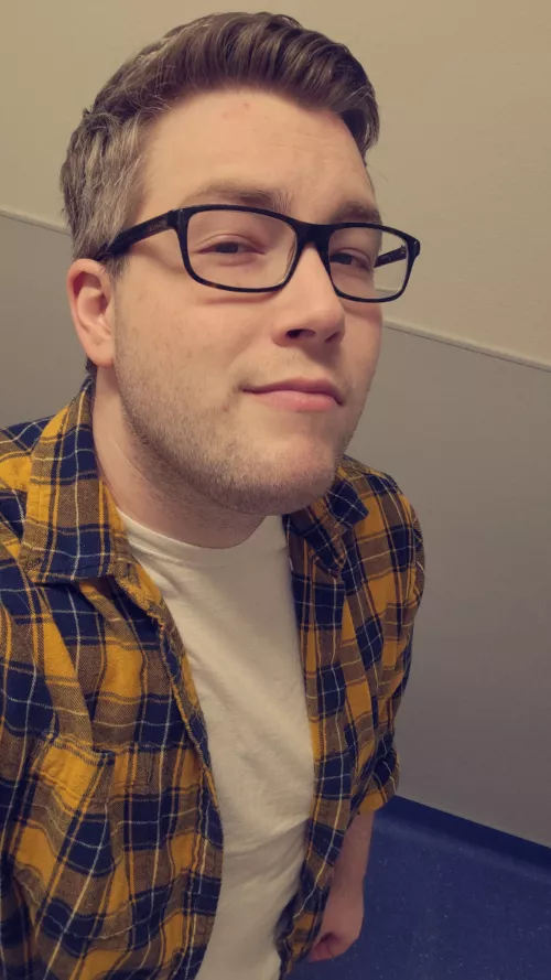 Good hair days and outfits on point deserve selfies. 😁