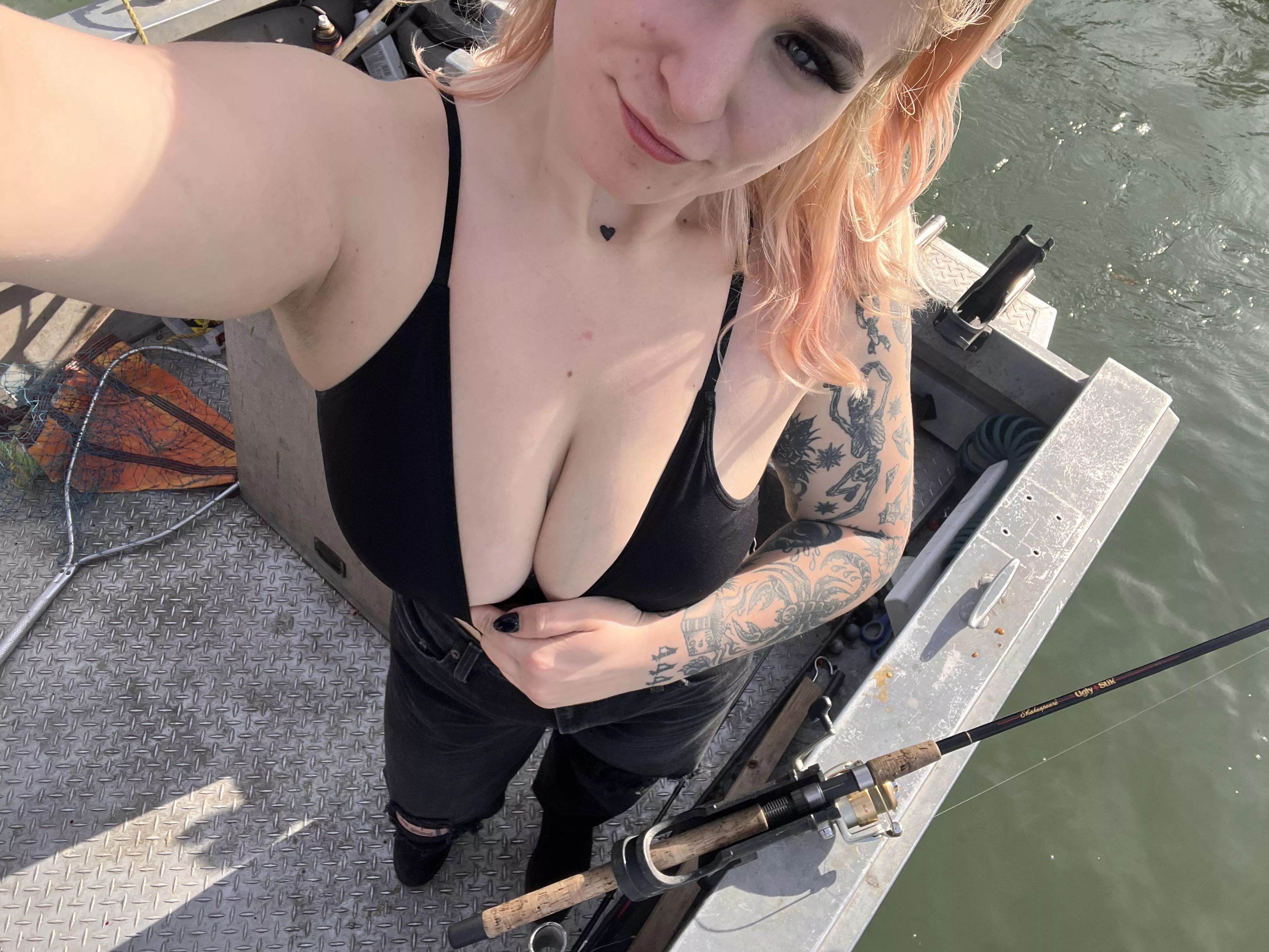 Goth gf takes u fishing