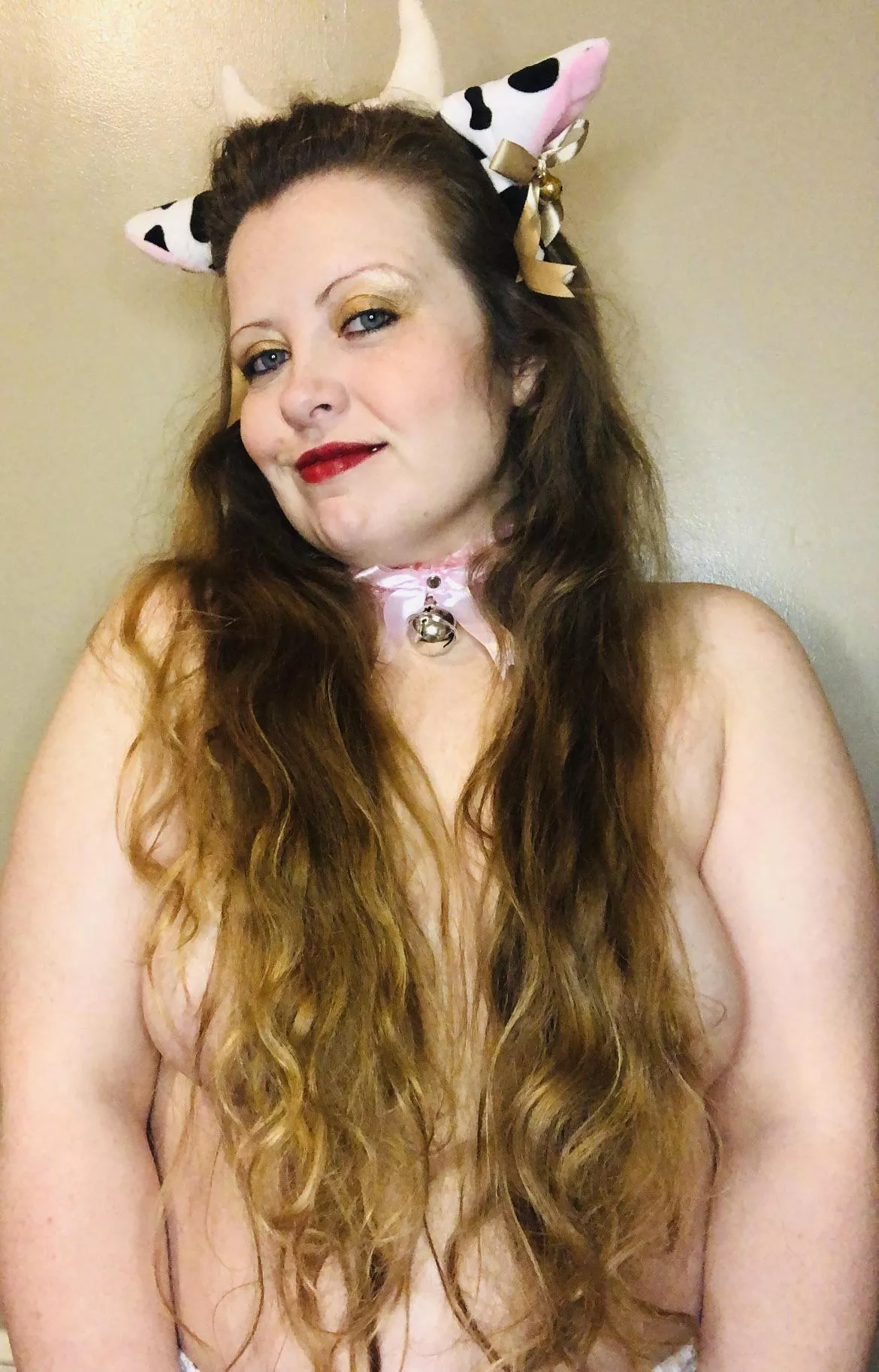 I love how my hair is long enough to be a bra 💋