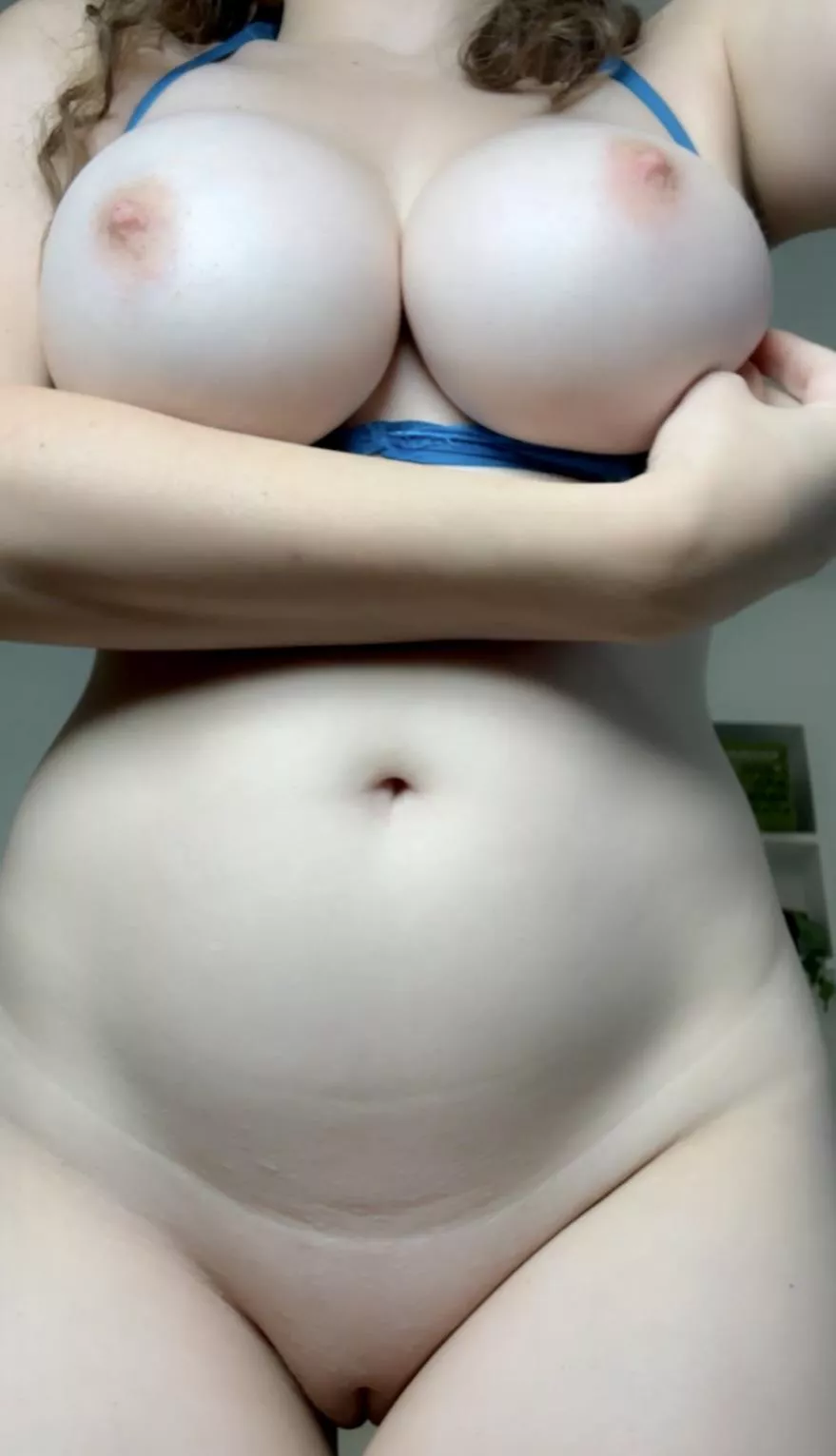 I love showing off my tits on the internet <3