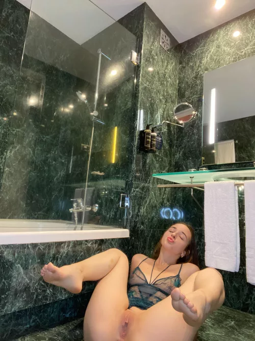 My pussy is hungry and wet