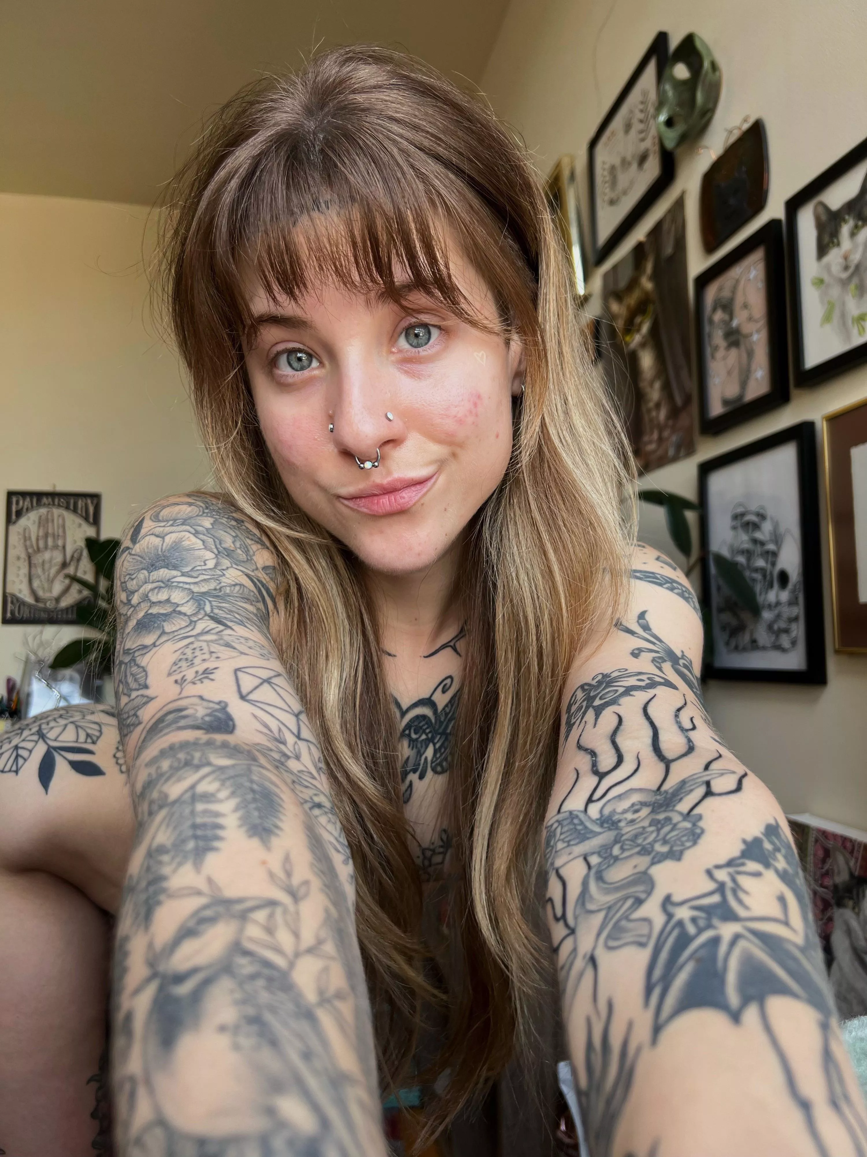 still kissable with no makeup??