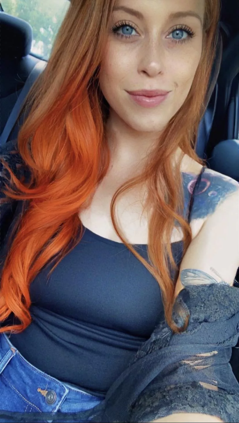 a pop of orange 🍊