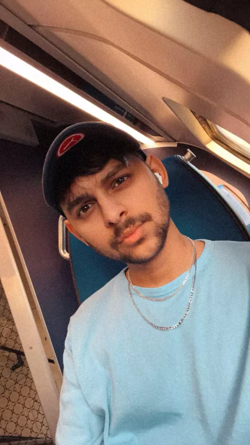 Autumn 🍂 How's is everyone doing? Let's get cozy and chat! (PM is open)