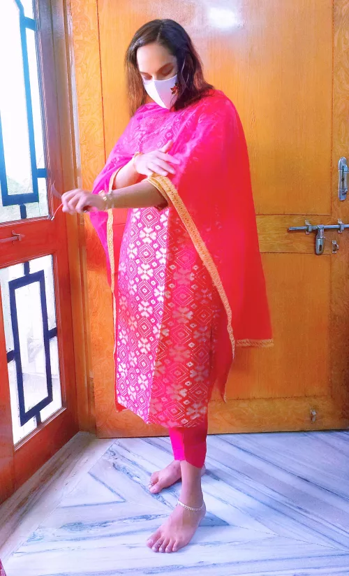 Balancing the last Post's sluttyness with a cute traditional look ☺😘