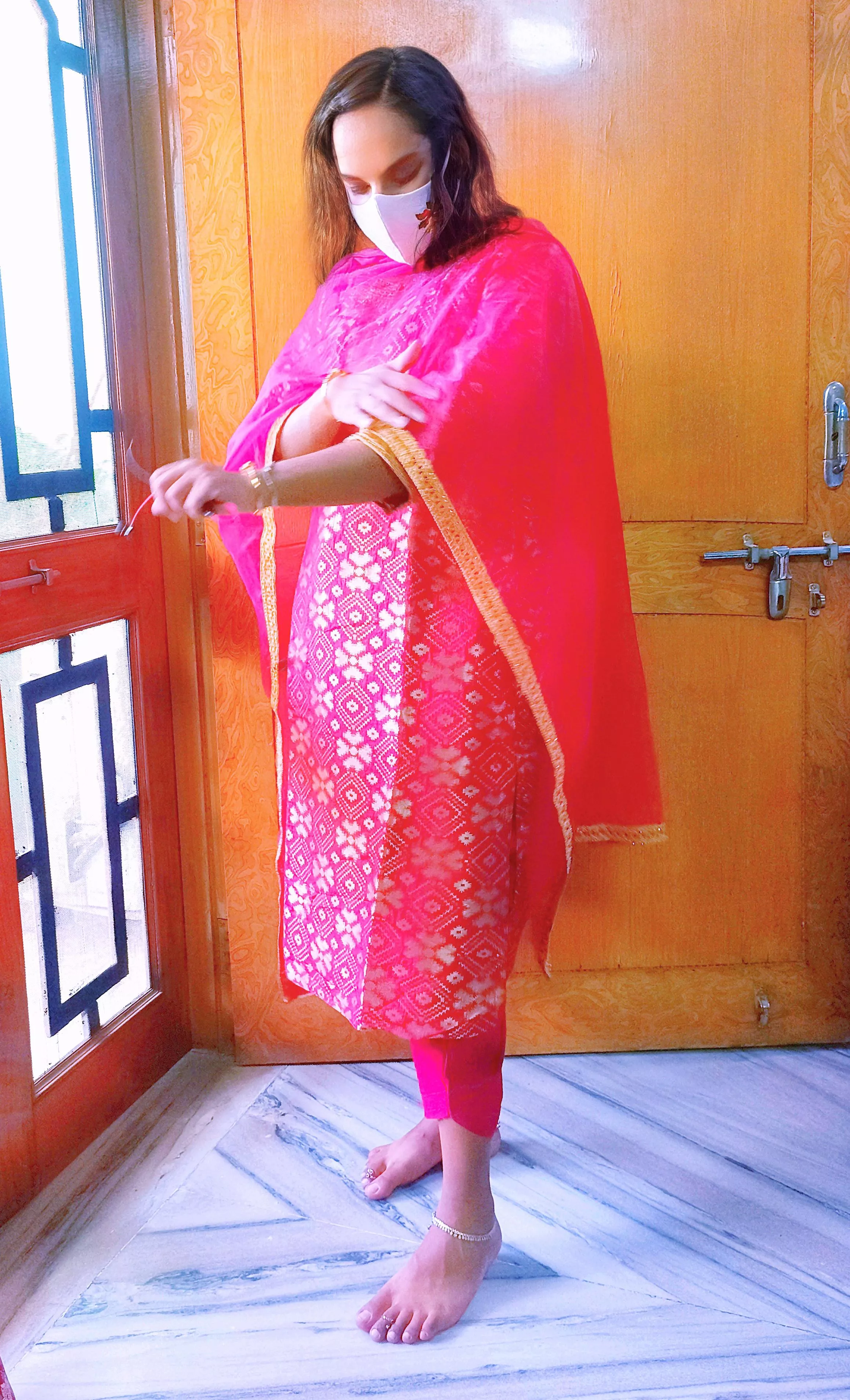 Balancing the last Post's sluttyness with a cute traditional look ☺😘