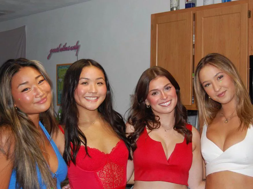 College roommates 1423