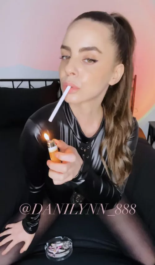 Come play with me 👄💨💨💨