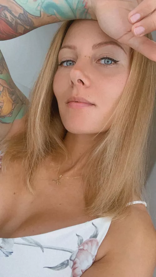 Describe my picture wih an emoji! :)