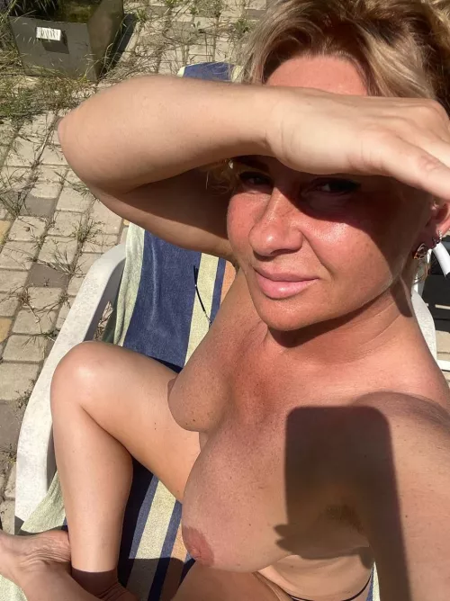 Easy access to my tits