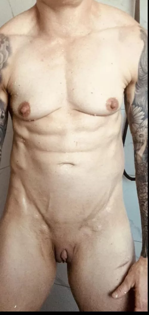 [F]43, 145, 5’8” a non flex normal pic