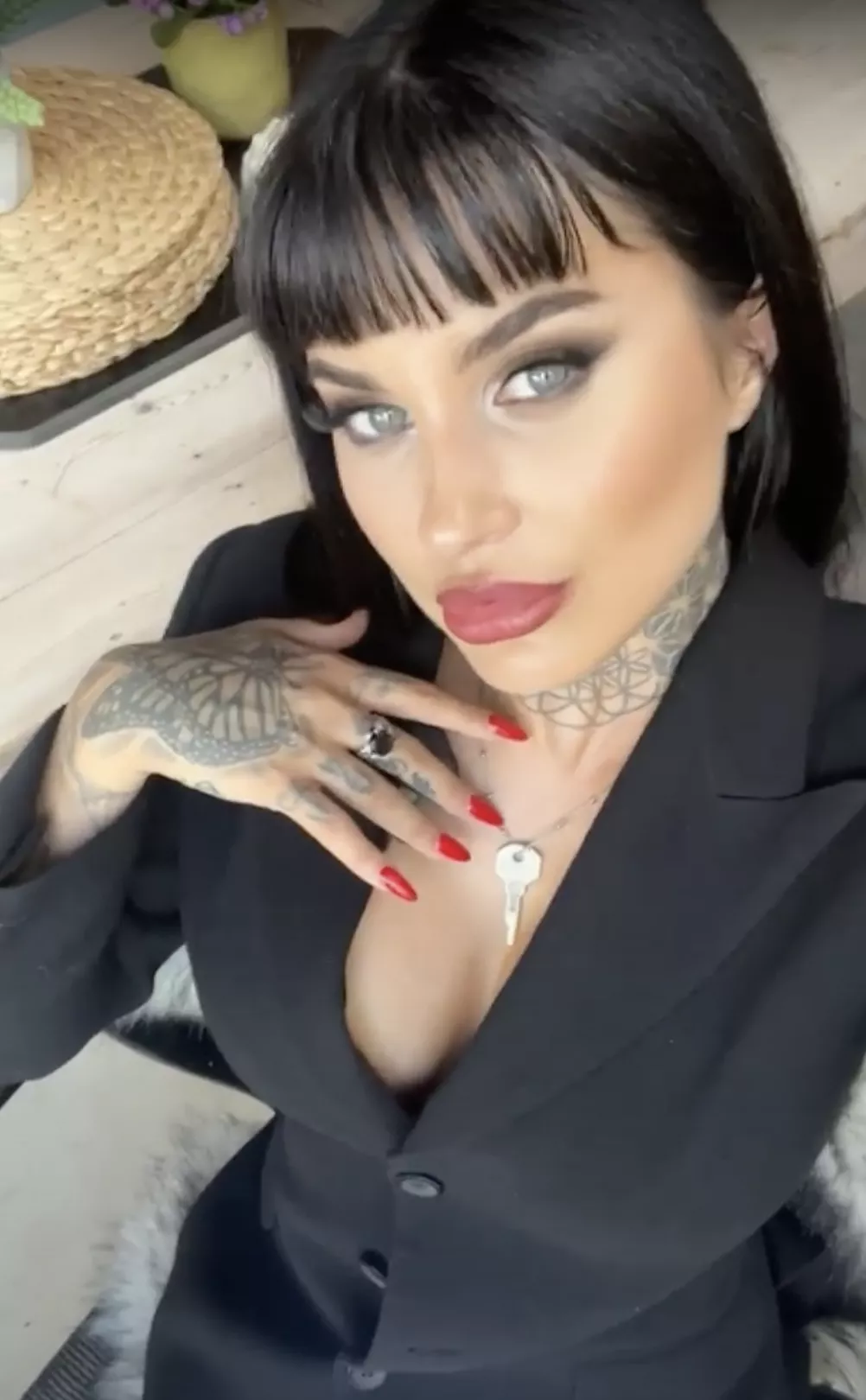 If you serve me good, I will wear your key proudly 😈