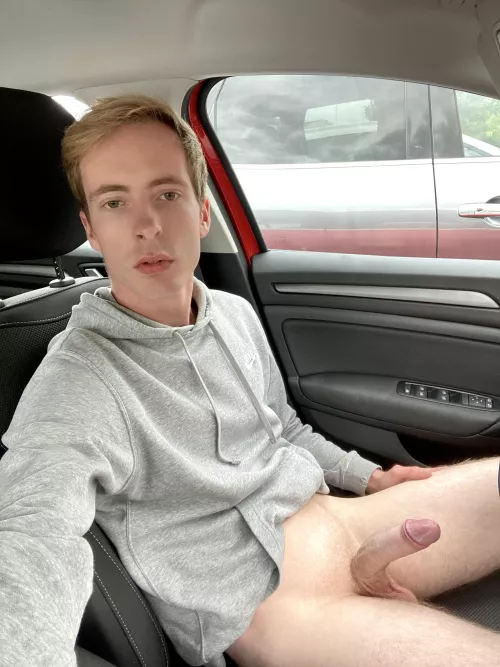 I'm so horny today, would anyone like to help?🍆🔥🔥