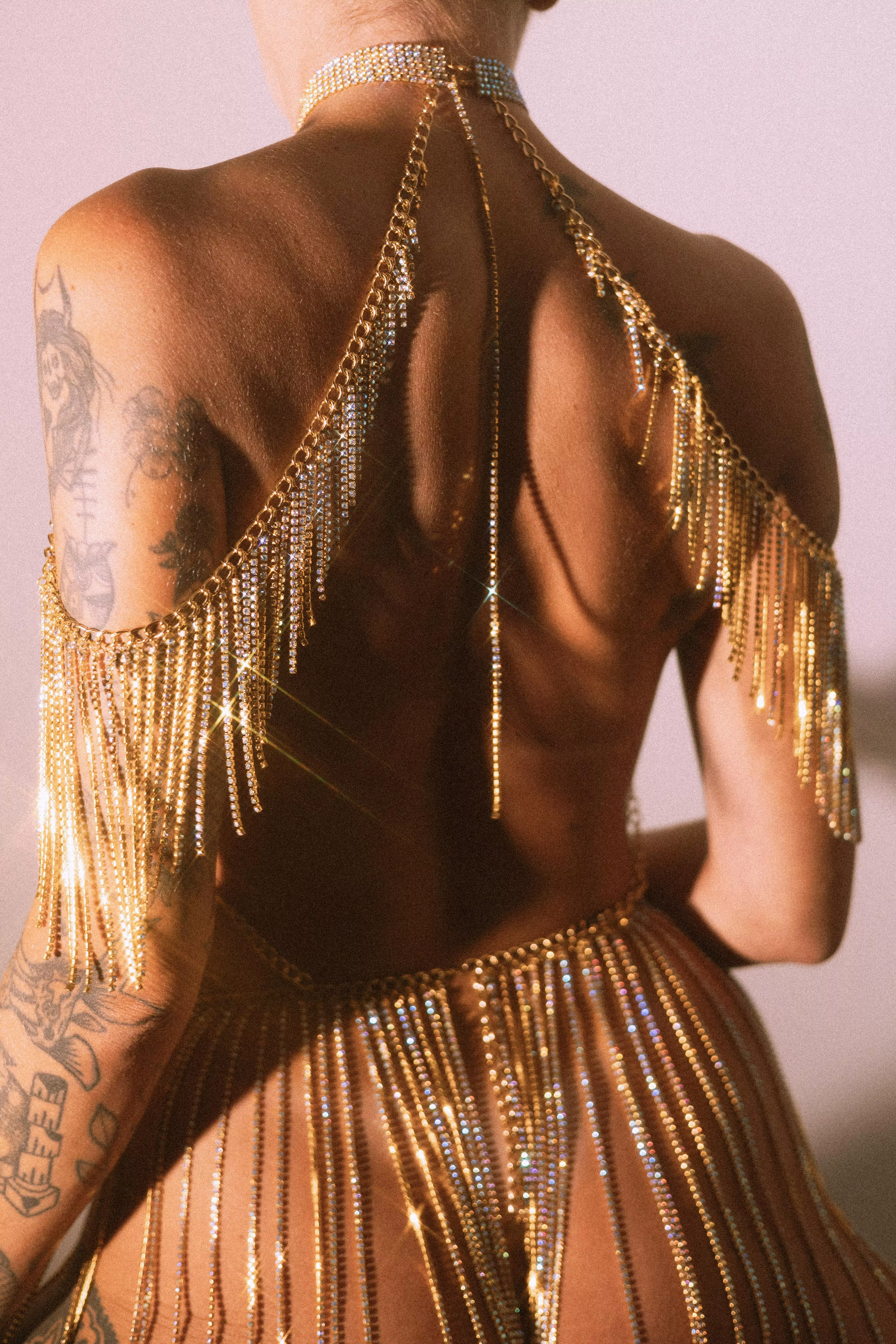 Just finished this piece of jewelry ! Would love to see if you're inspired (4 angles back pictures)