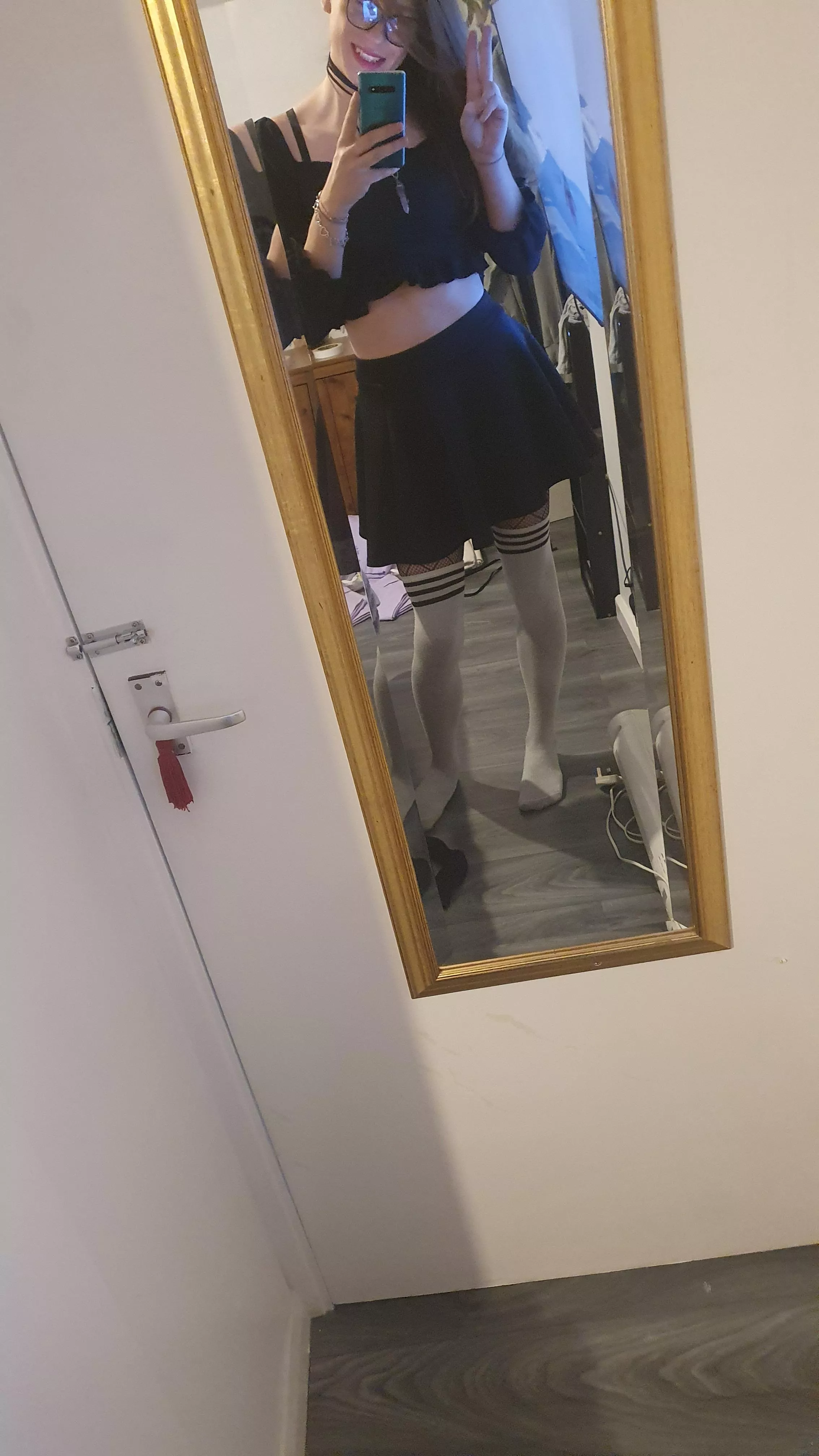 Just remembered I got a delivery and I look like this!! 🙈 how's your Sunday going?