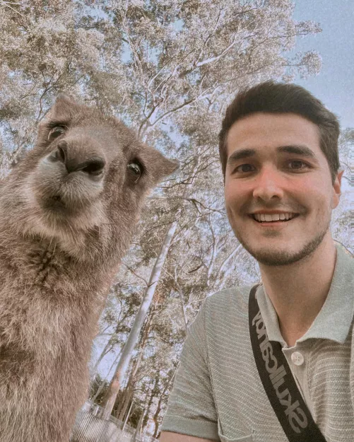 Managed to get the elusive roo selfie! 🦘