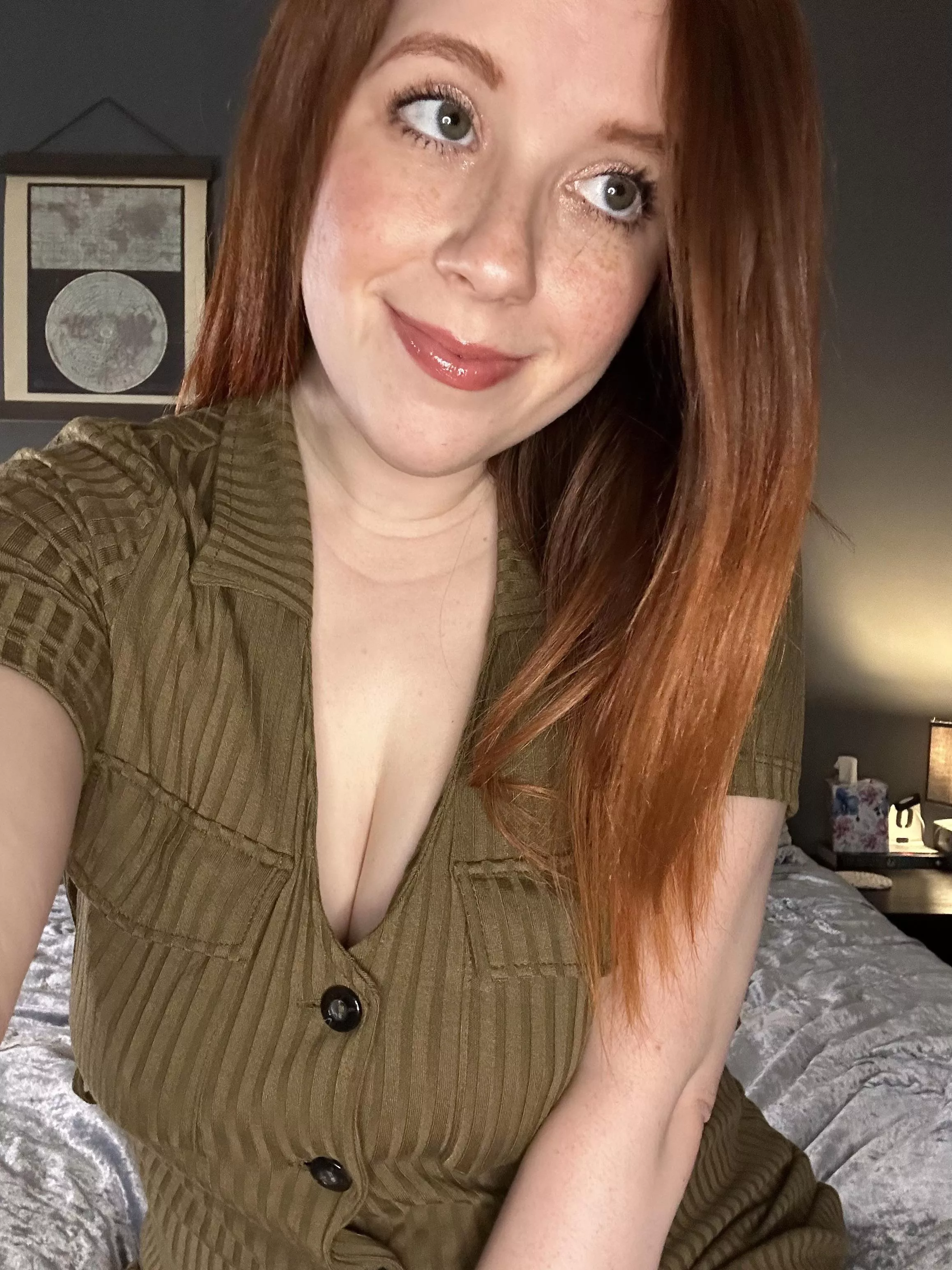 Time to break out the sweater dresses! 💕