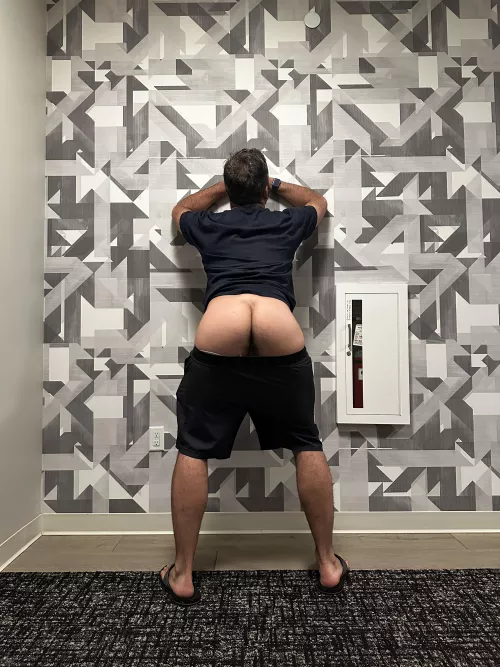 Waiting for the elevator (31)