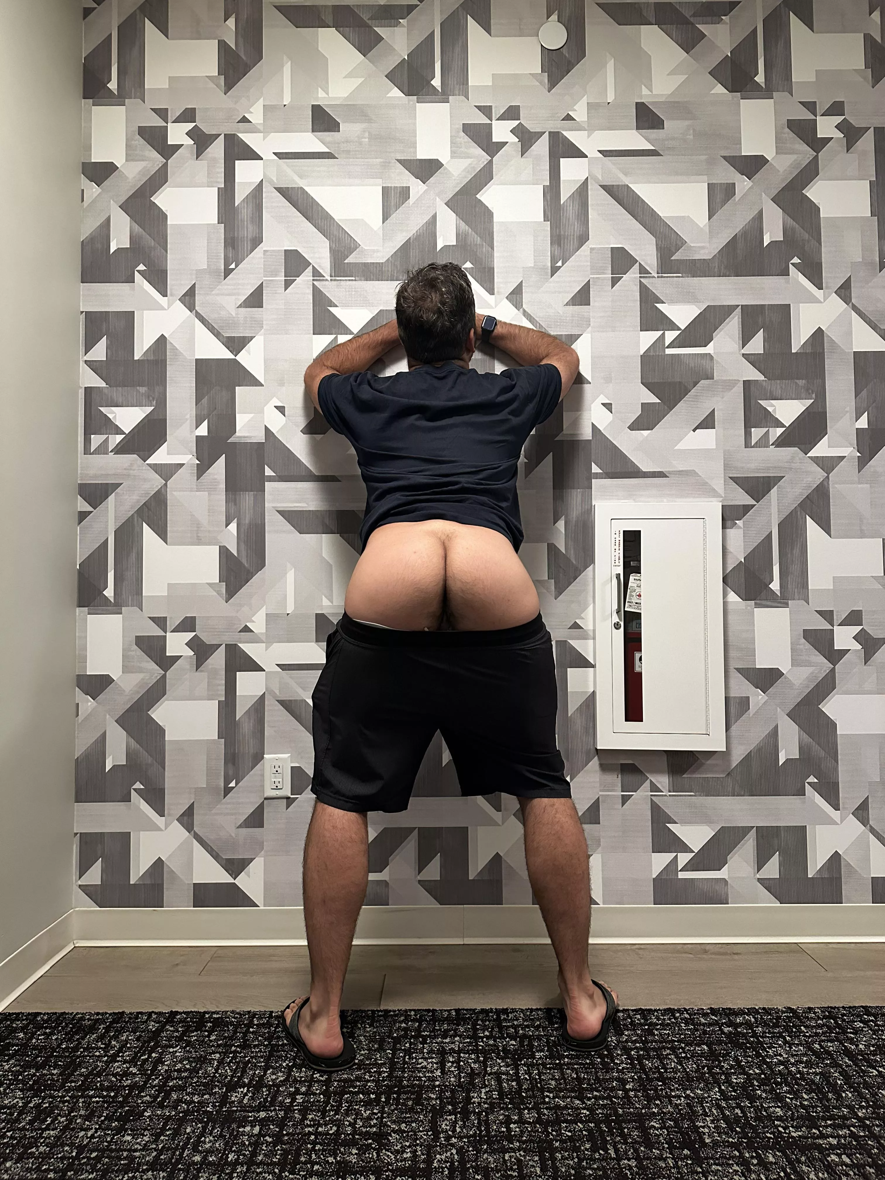 Waiting for the elevator (31)