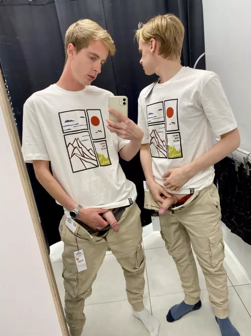 Went to the shopping mall to have some fun😈🔥🍆