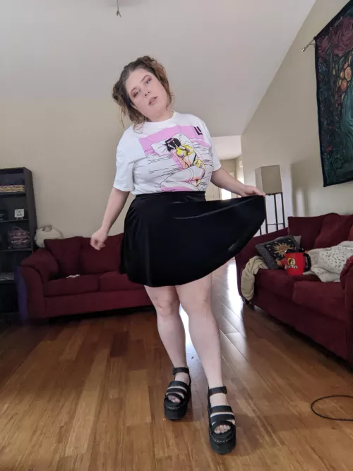 What's your thoughts on my cute outfit? I'm living my best 90's girl life.