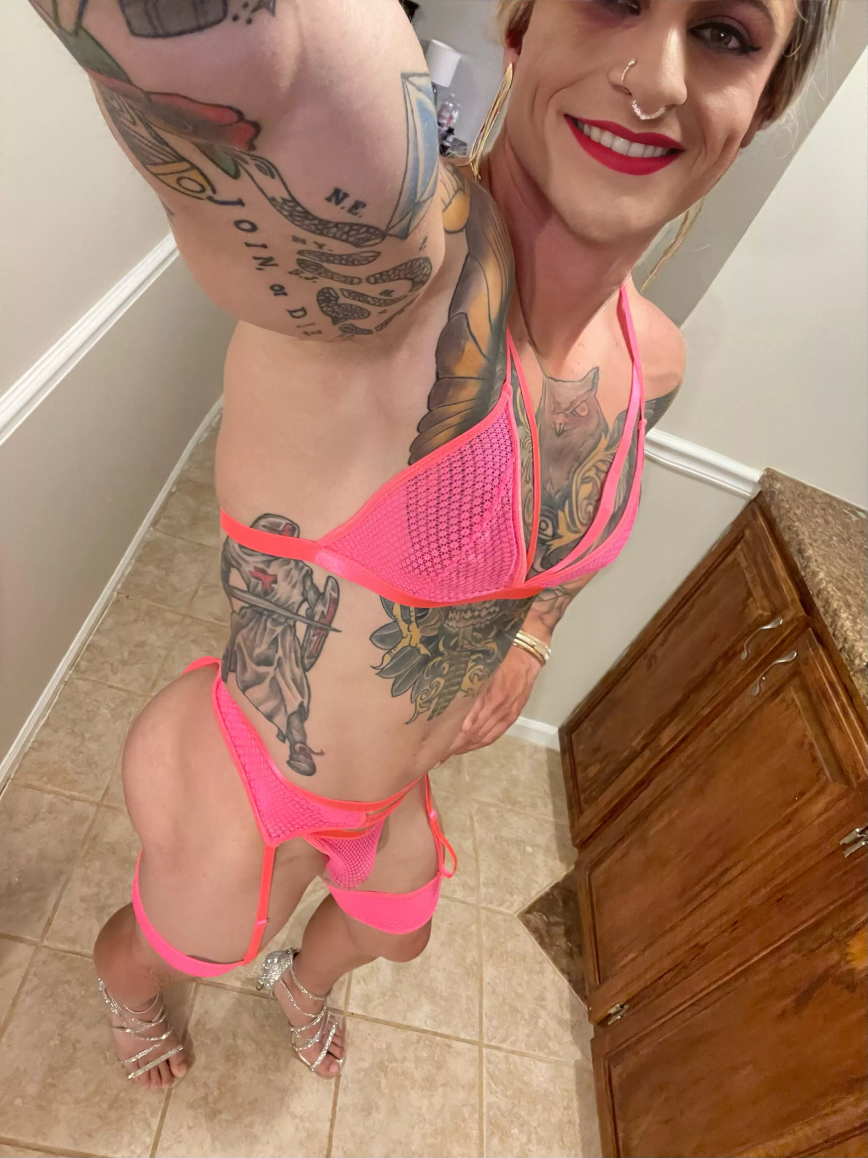 When the hair goes up, the slut comes out 😈