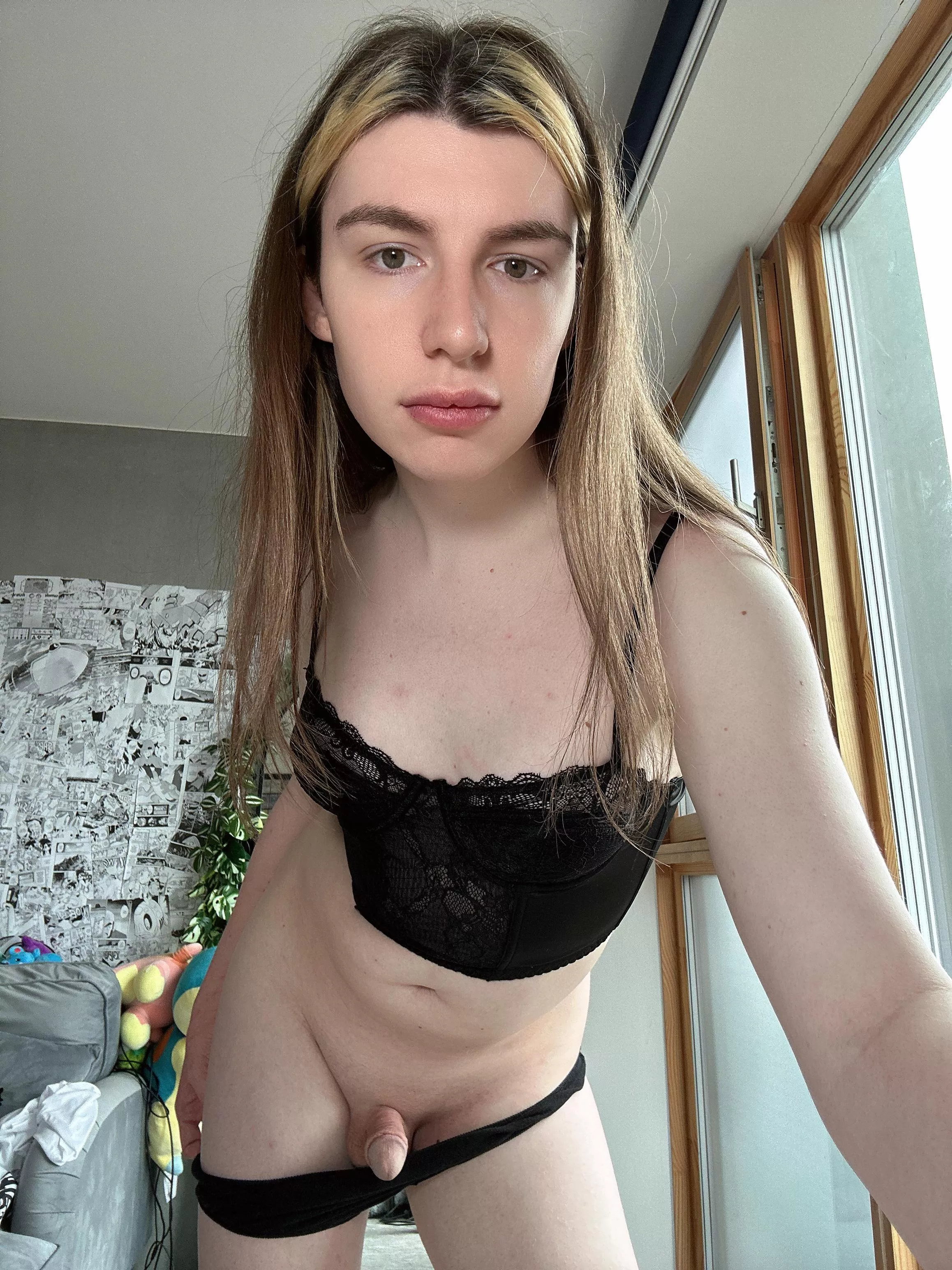 Would you make a move if i was your roommate? 😜🍆💦