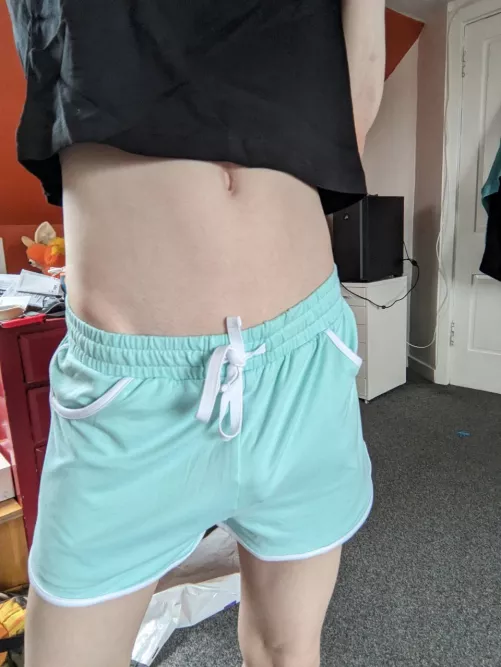 [20] Do these show off my femboy figure?