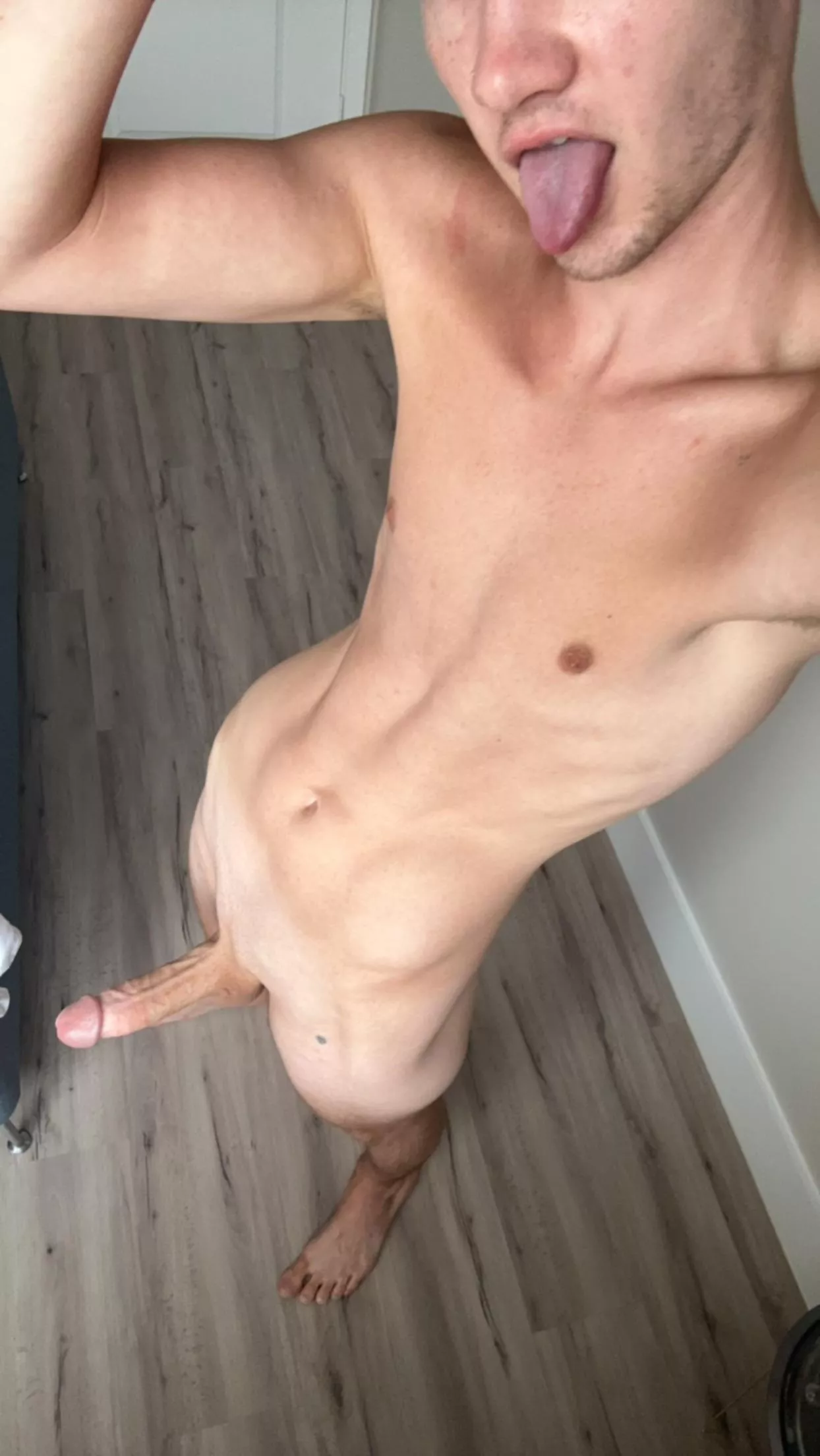 Can you help me out bro? My cock is throbbing 😩