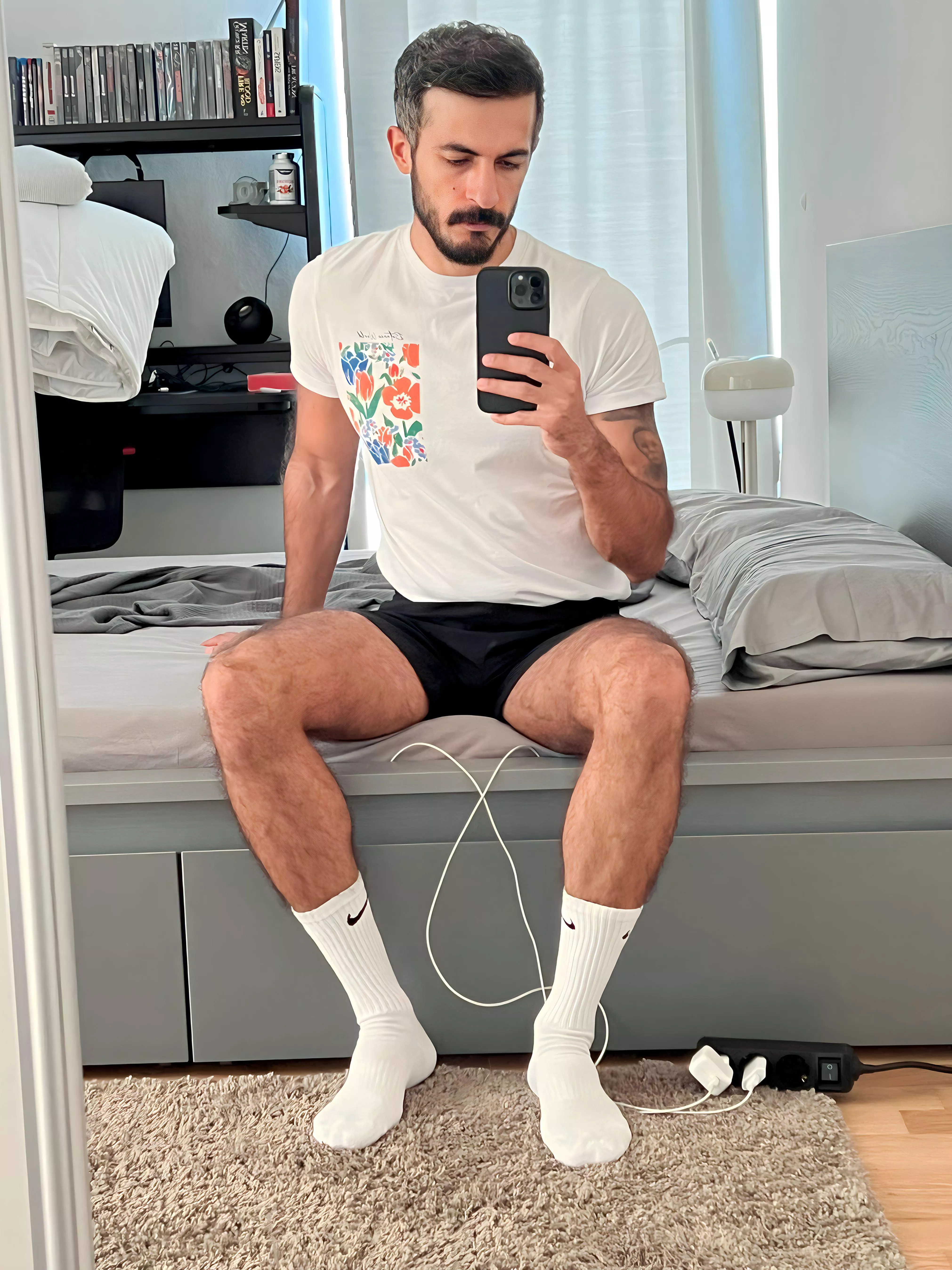 I’m afraid i’ll never leave this mirror alone.