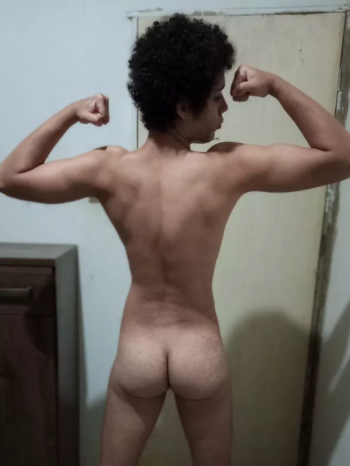 [M] back view
