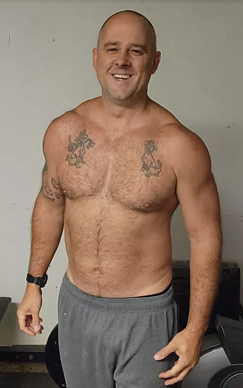 [M]onday morning workout. Check. 42