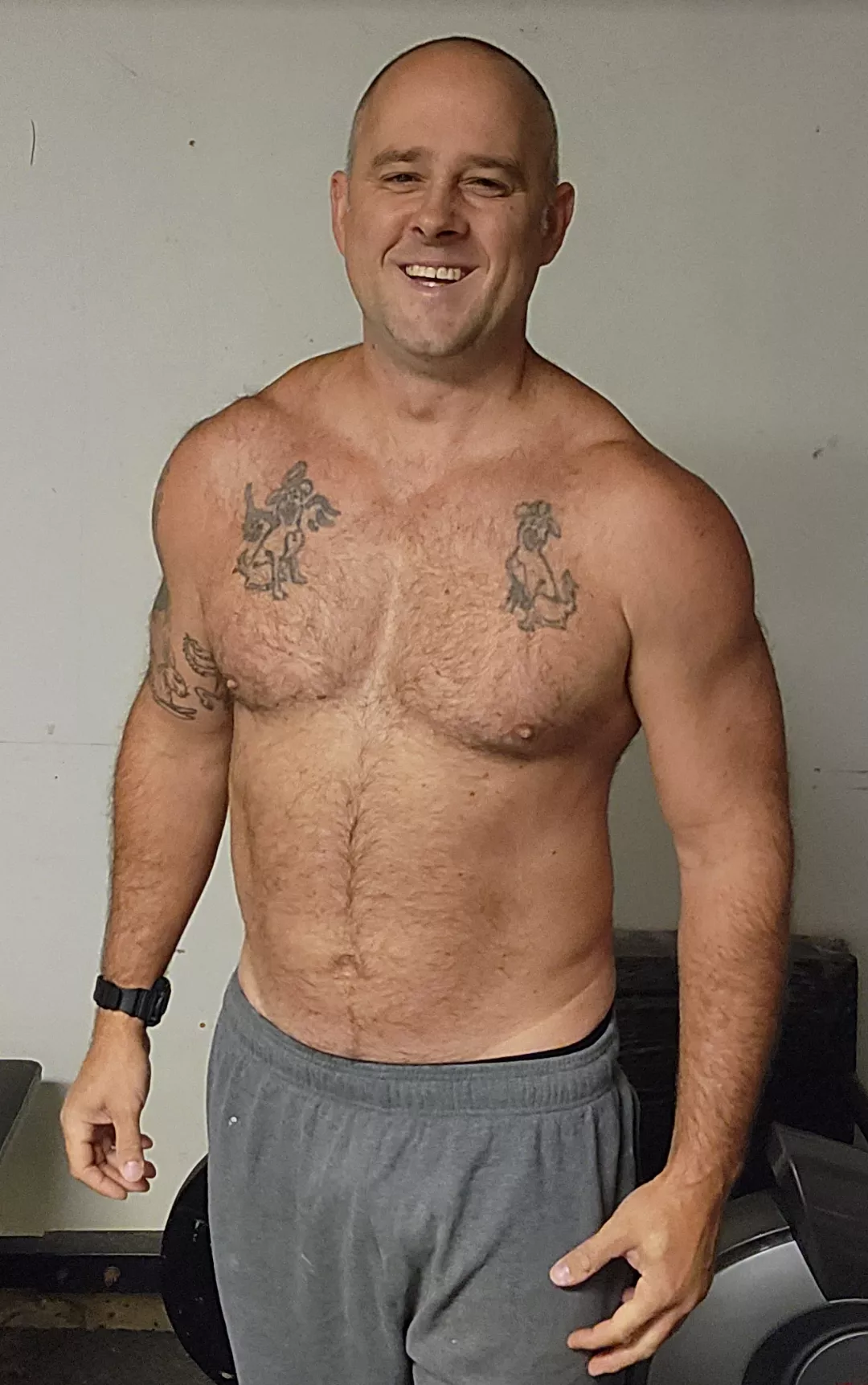 [M]onday morning workout. Check. 42