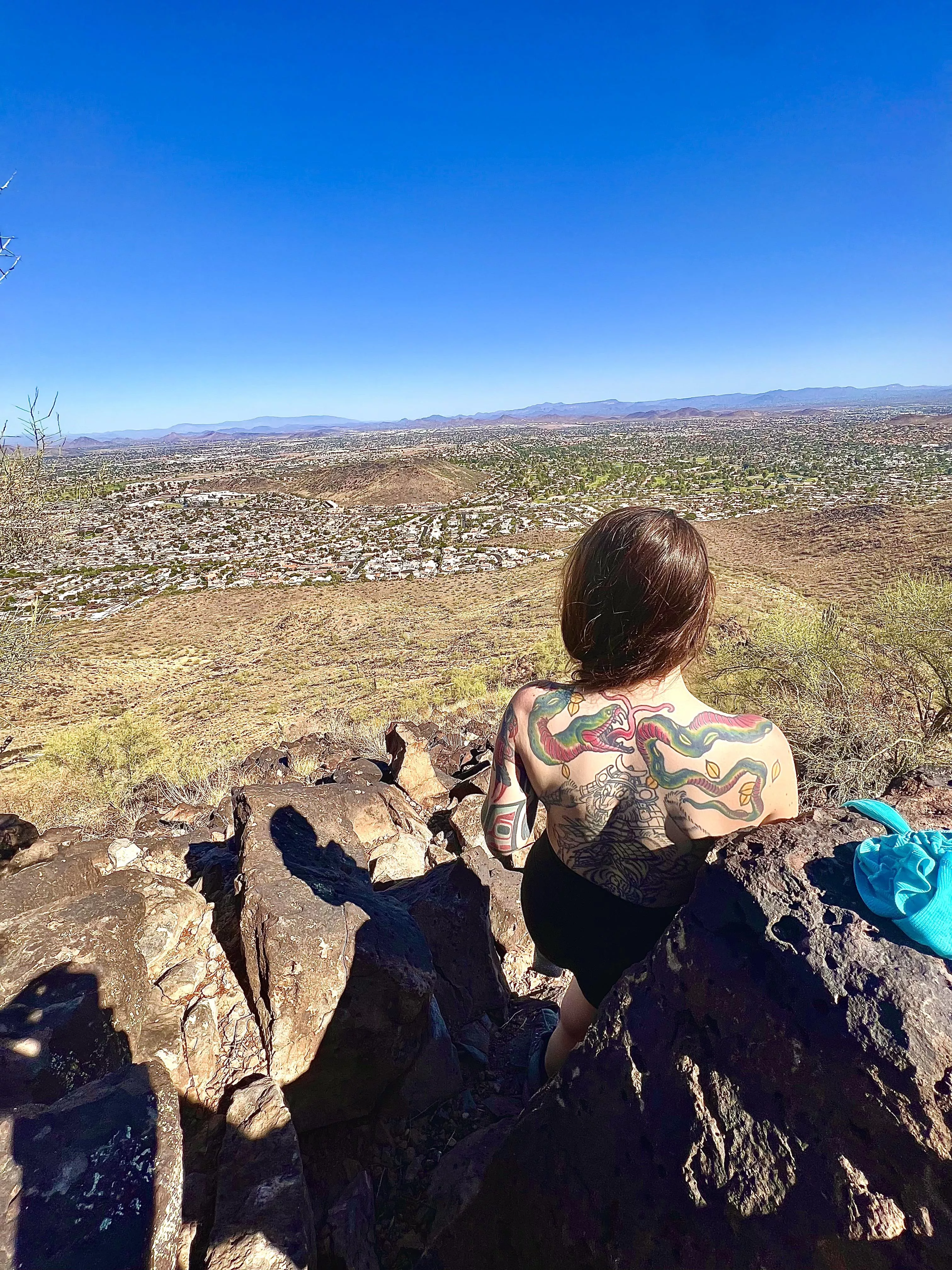 Titties towards the city!