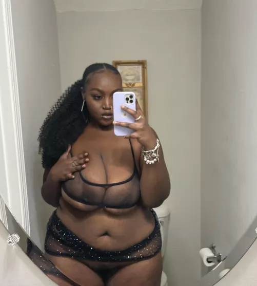 why do i wait til 1am to try on new outfits 😅