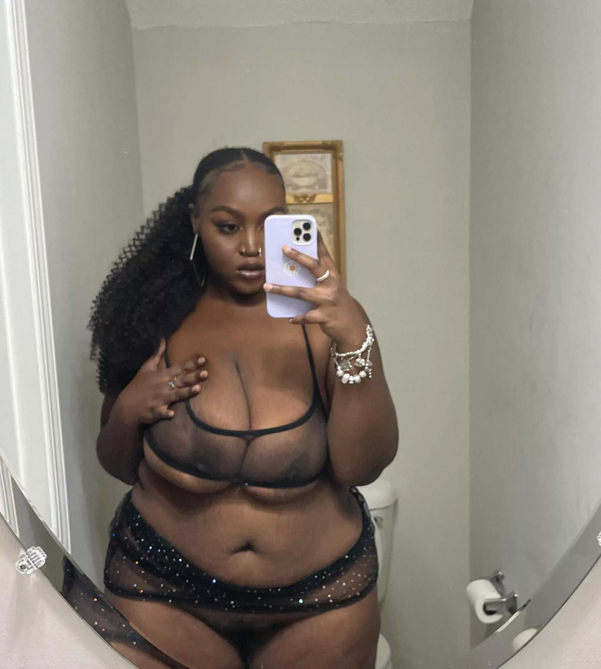 why do i wait til 1am to try on new outfits 😅