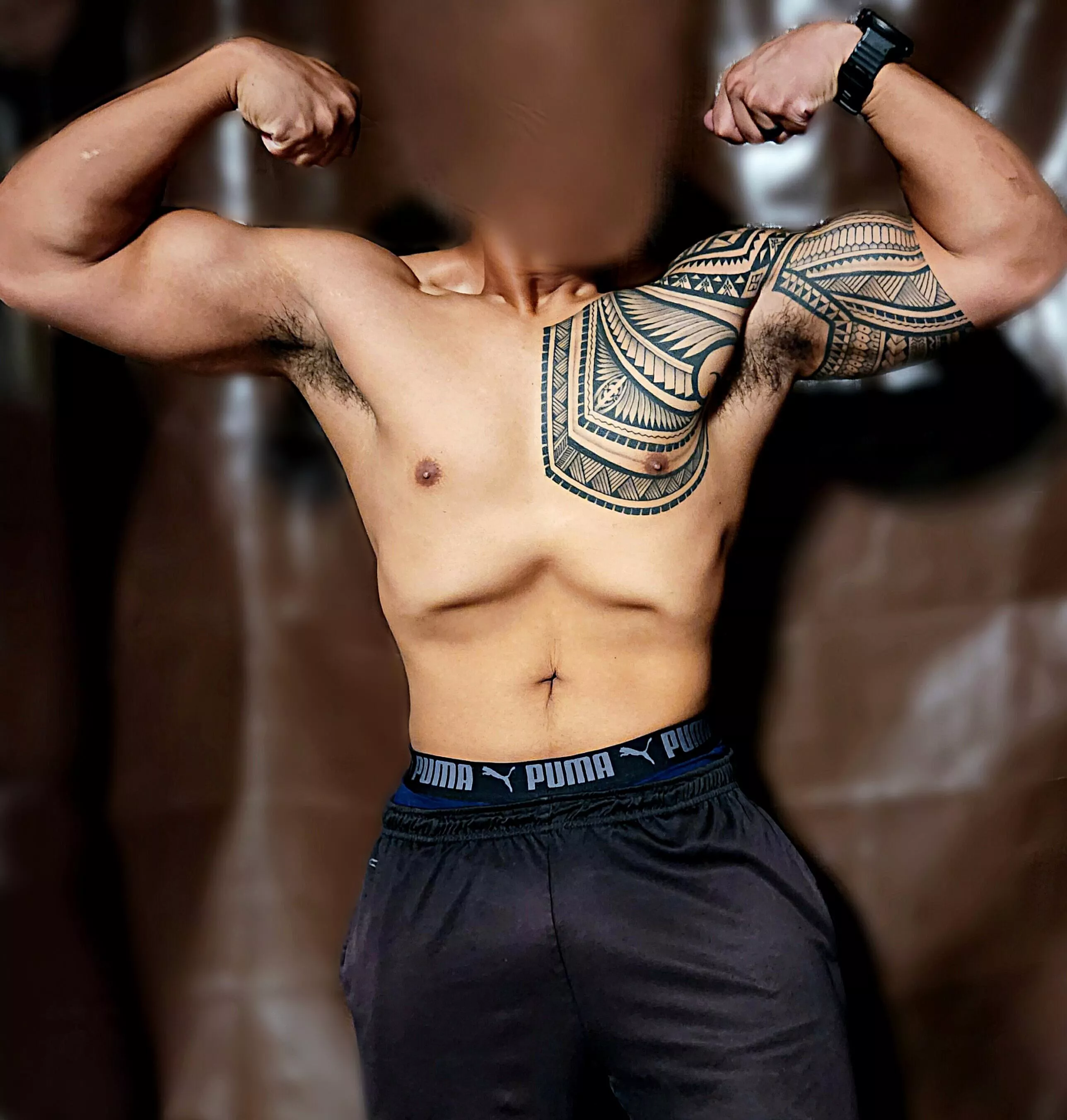 You wanted a flex. Now should I lose my shorts to show more thighs? ;)