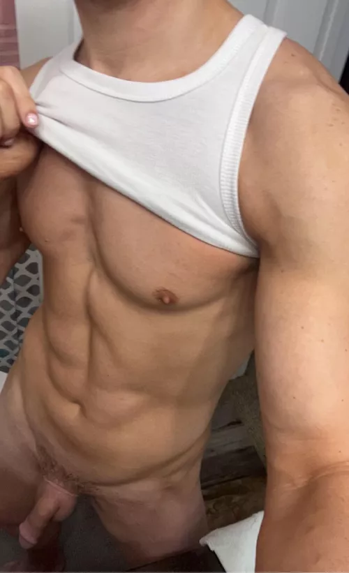 27 looking for fit/muscle studs to flex and edge with. Send pic when added: cmedge98