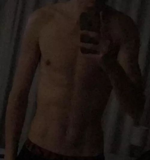 Add tpeeters0 if you’re fit or muscular & send pic.