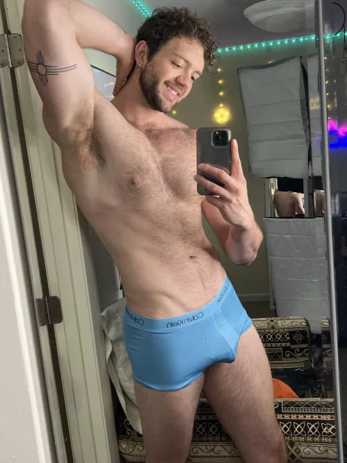 Anyone looking for a 6’8 hairy otter bf? 🥺