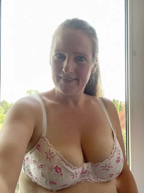 Are you into my body type ? If yes I’ll send you nudes daily 🥰