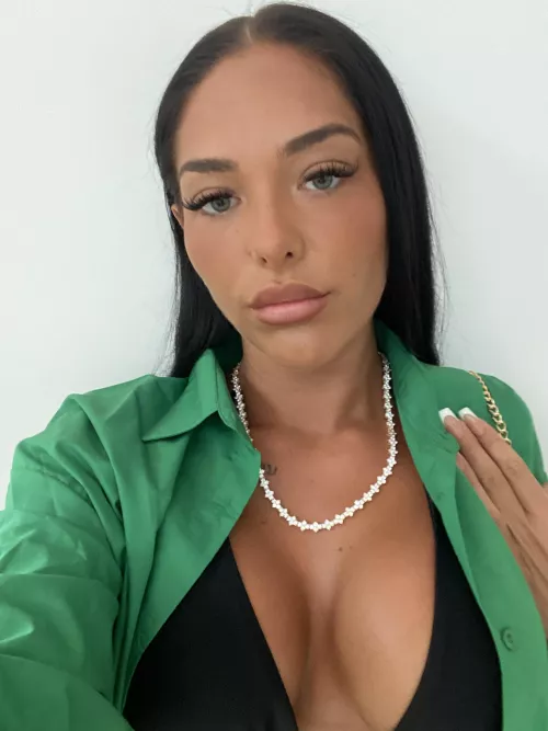 can you fit in between the kini top