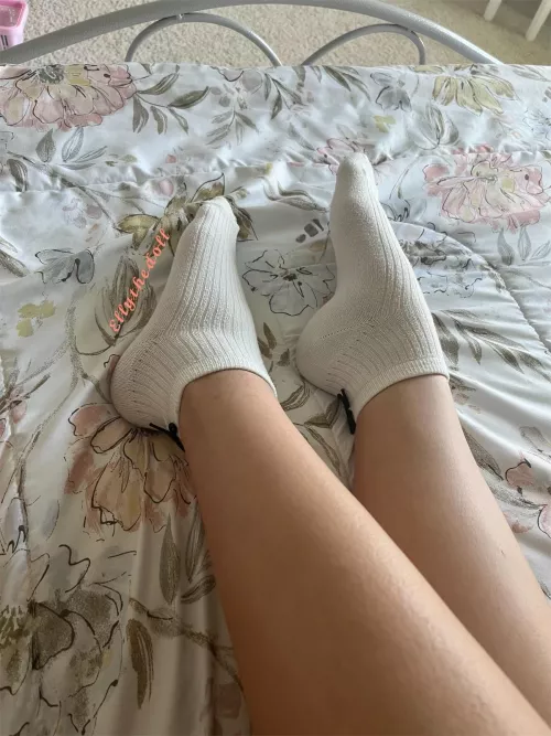 Feeling doll like in these white socks 🤍