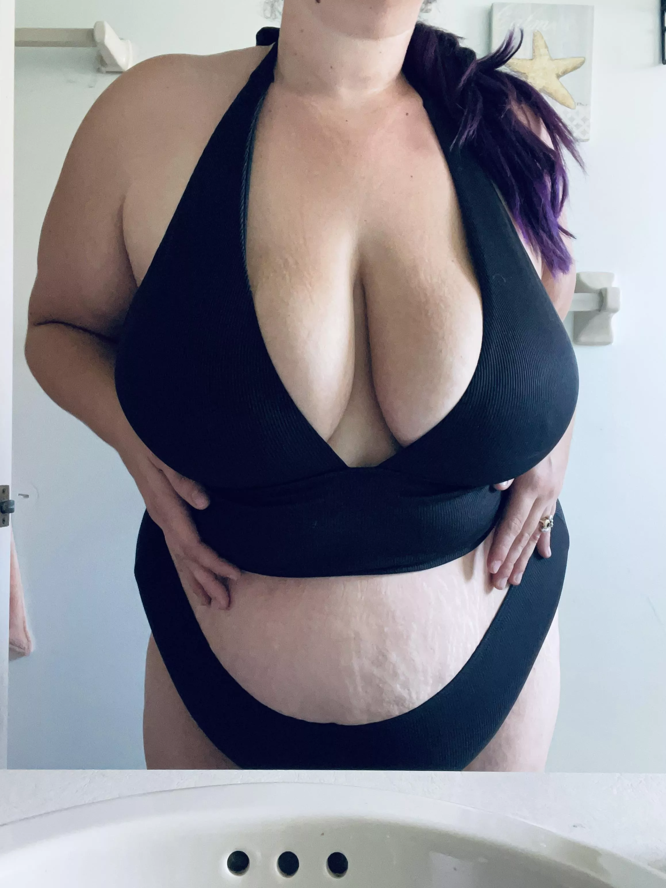 Hanging, natural & full…tell me what’s better baby 🫦