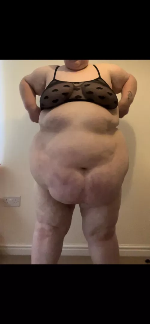 Just a fat girl getting fatter 🐷