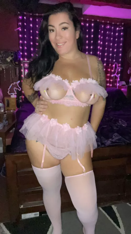 Mondays are for MILFs!